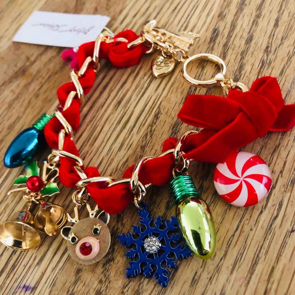 Authentic Betsey Johnson Santa Baby Charm Bracelet, 9 Charms - Christmas, NWT